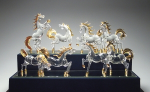 水晶八駿馬